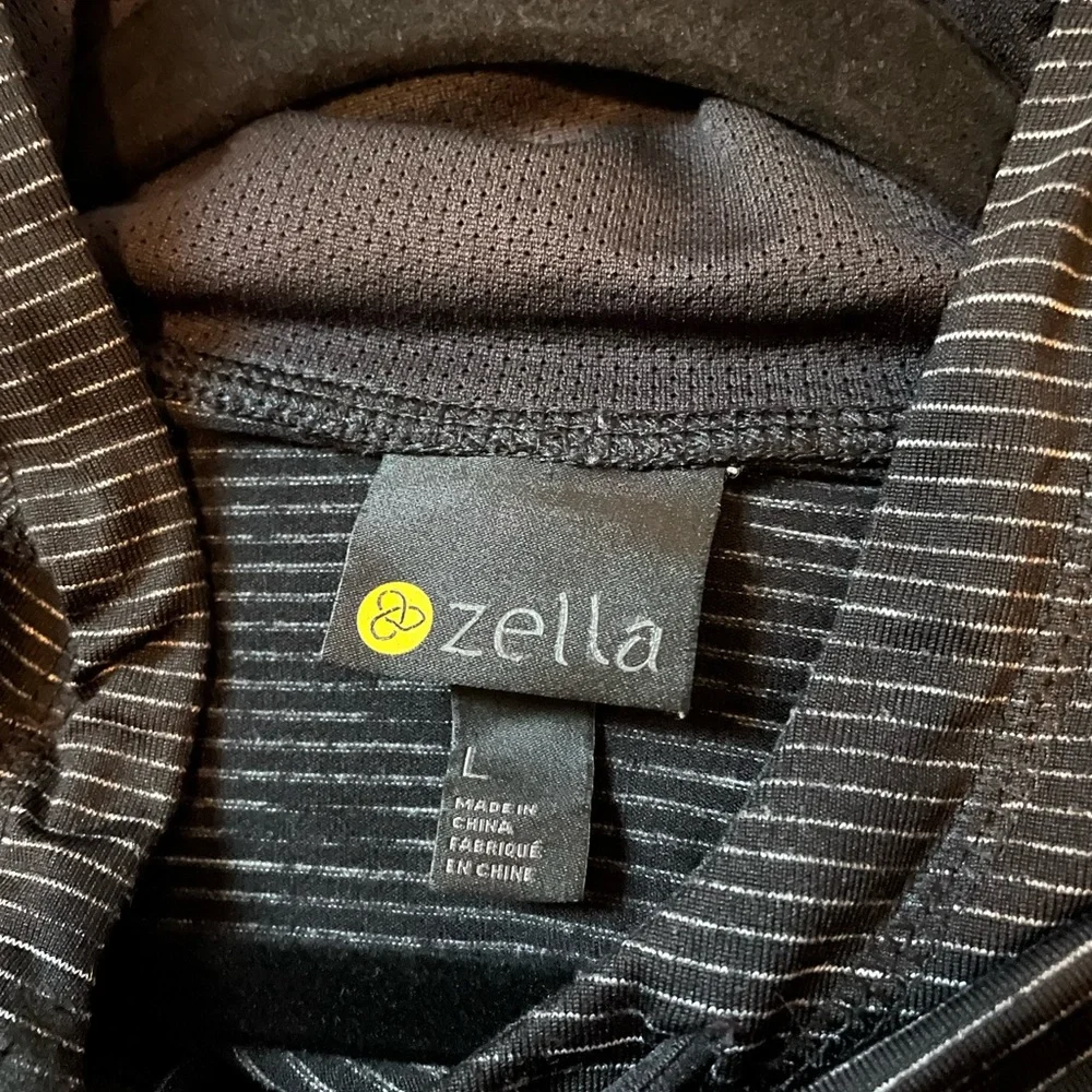 Zella Men's Black and Gray Striped Lightweight Hoodie